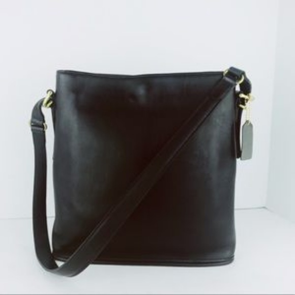 Coach Handbags - Coach Vintage Leather Legacy Messenger Bag